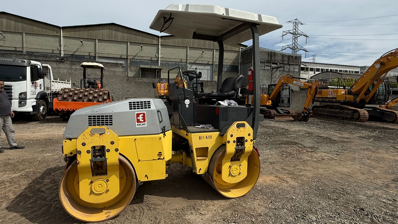 Rolo compactador Bomag BW138AD 2013 - foto 1 de 9