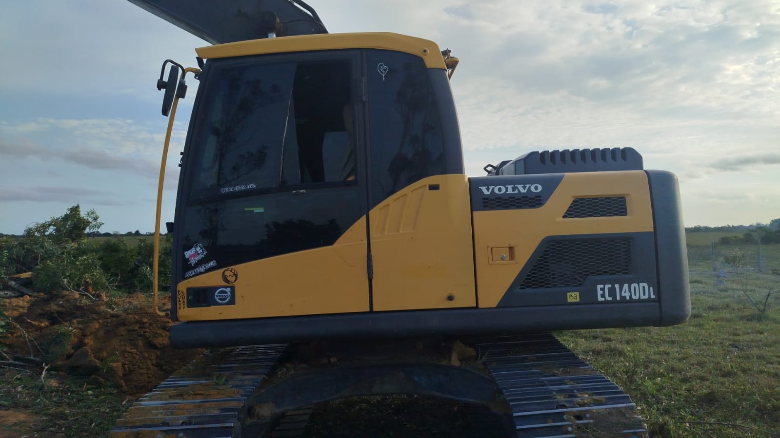 Escavadeira Volvo EC140DL 2020 - foto 1 de 10