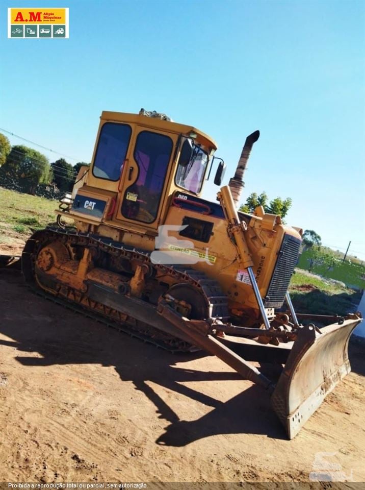 Trator de esteira Caterpillar D6D 1988 - foto 1 de 8
