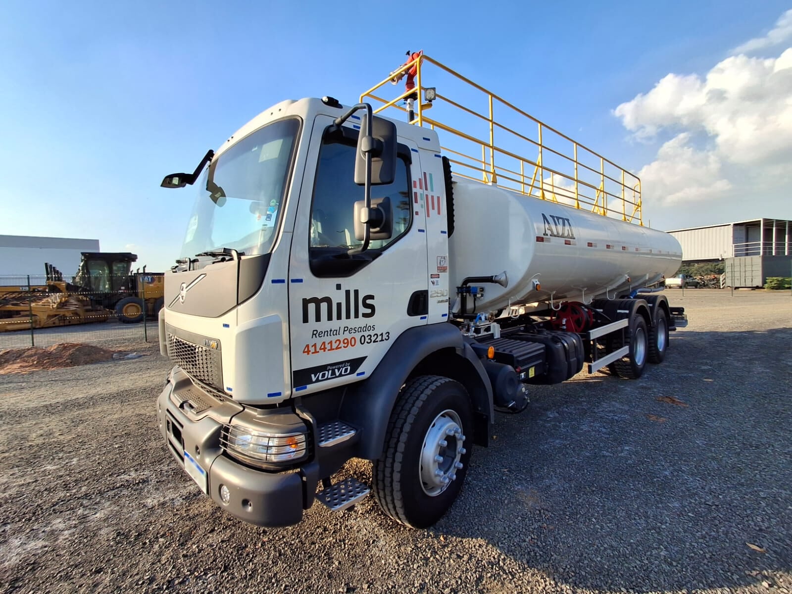 Caminhão Volvo VMX 290 6x4 2024 - foto 1 de 8