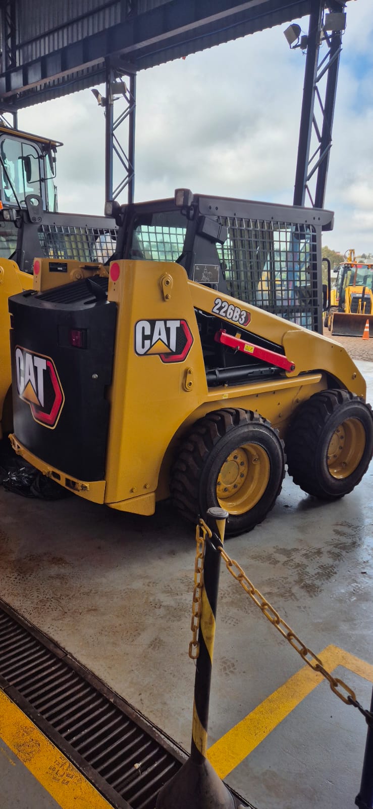 Mini Carregadeira Caterpillar 226B3 2021 - foto 1 de 5