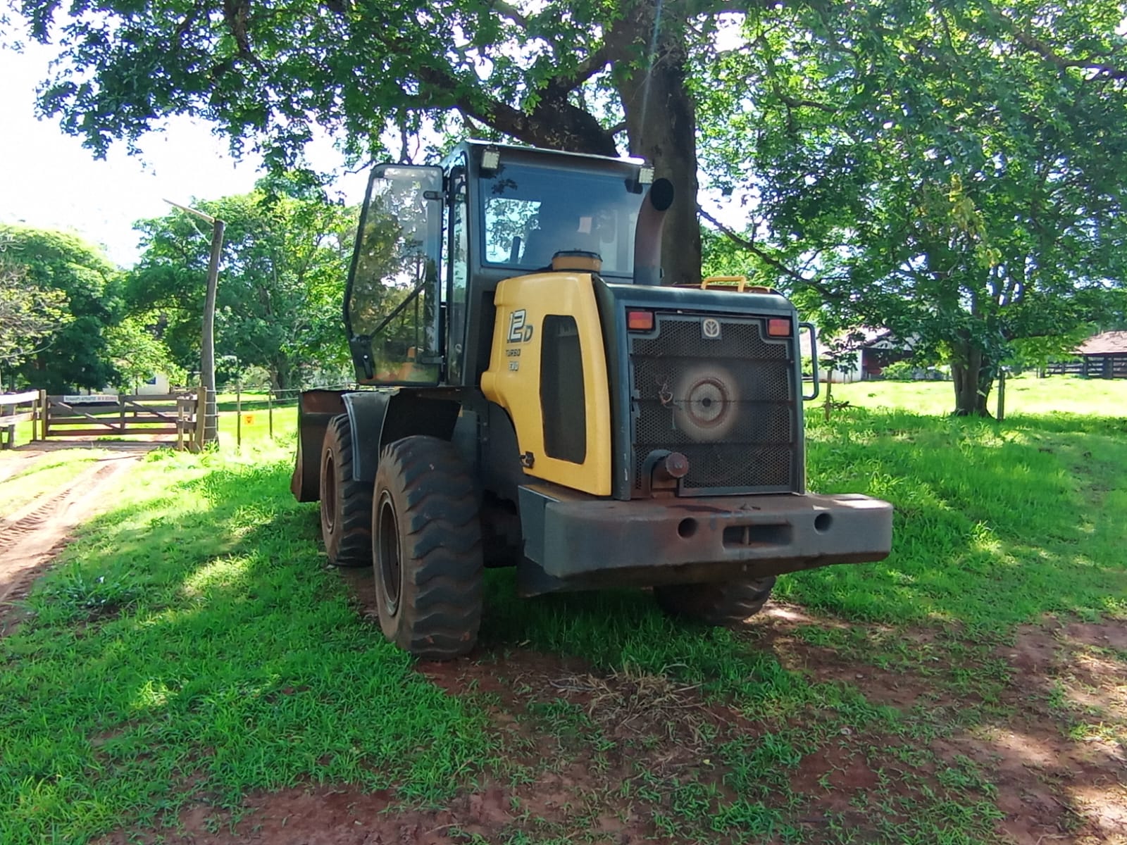 Motoniveladora New Holland 12D 2019 - foto 1 de 8