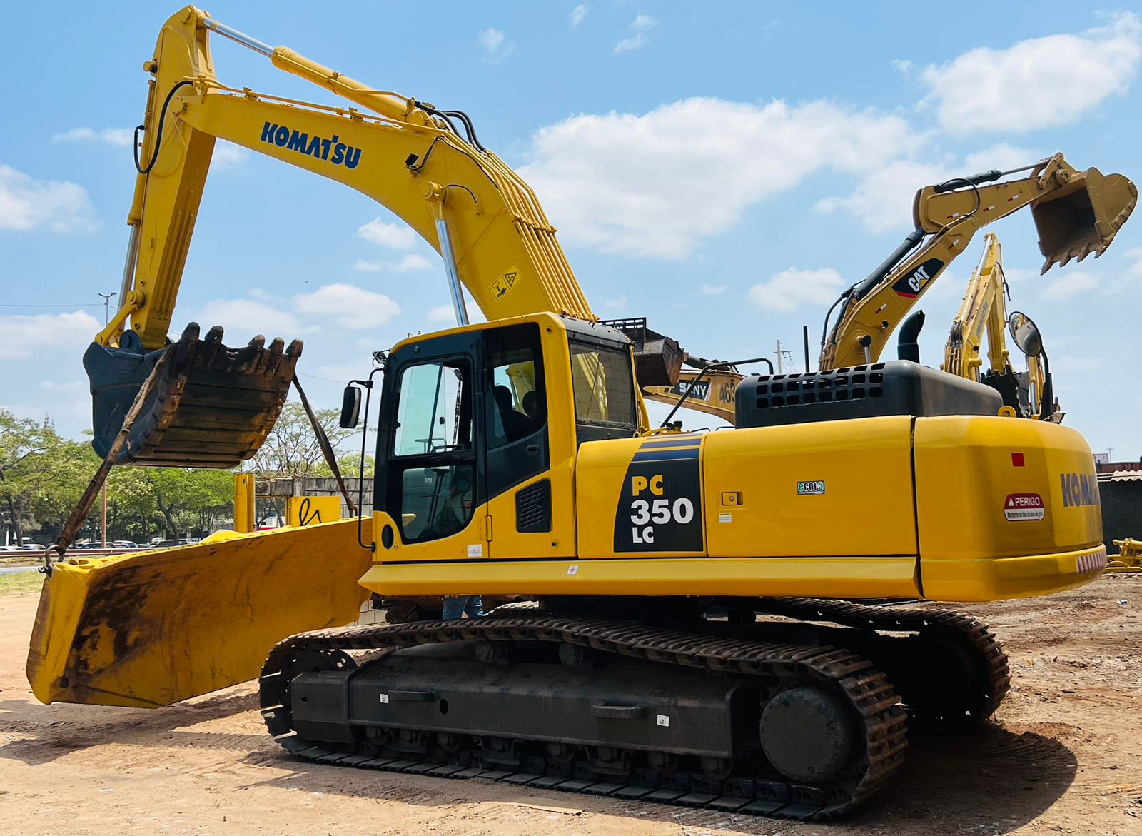 Escavadeira Komatsu PC350LC 2019 - foto 1 de 12