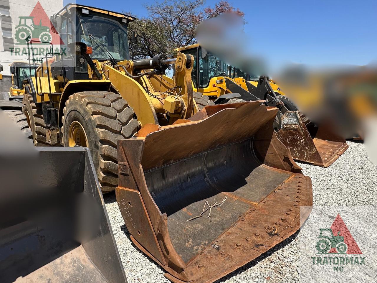 Pá Carregadeira Caterpillar  966L 2022 - foto 1 de 6