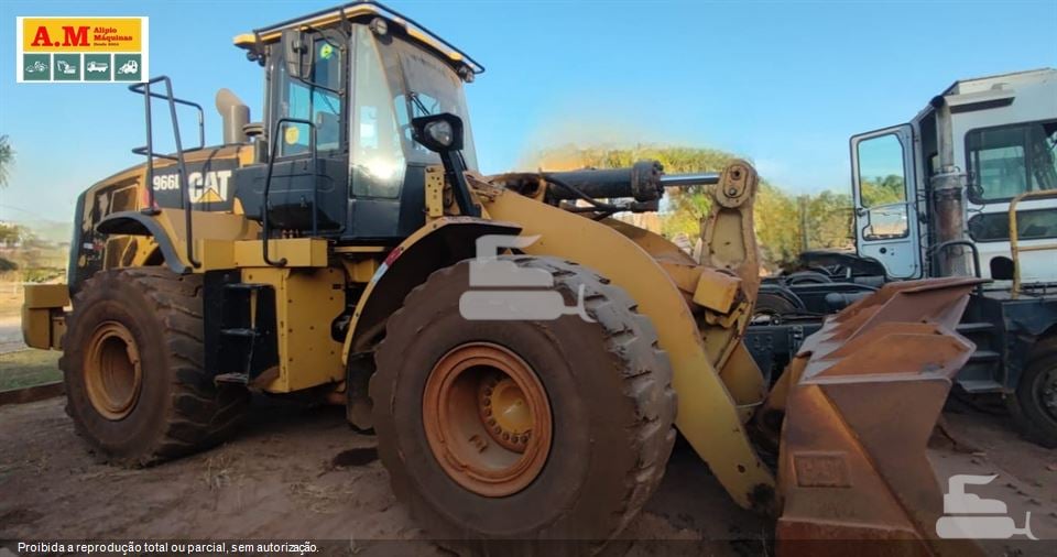 Pá Carregadeira Caterpillar  966L 2019 - foto 1 de 6