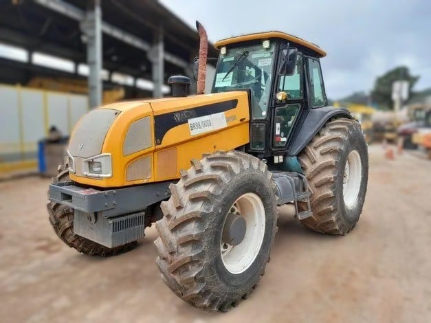 Trator agrícola Valtra BH165 2013 - foto 1 de 22