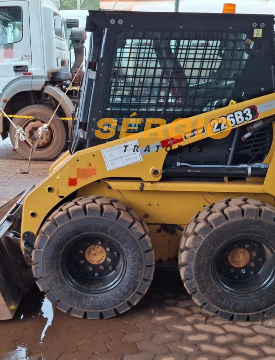 Mini Carregadeira Caterpillar 226B3 2021 - foto 1 de 6