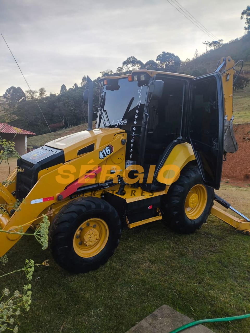 Retroescavadeira Caterpillar 416 2023 - foto 1 de 5
