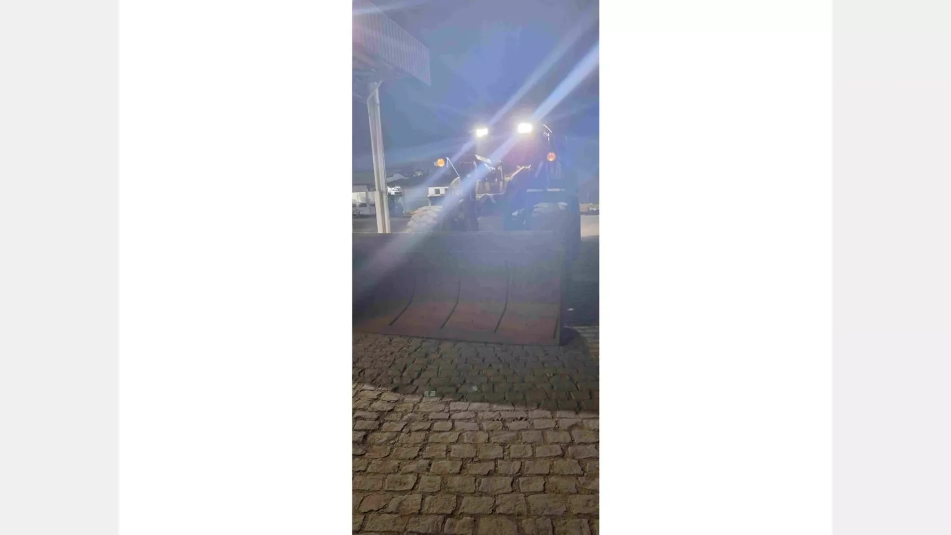 Pá Carregadeira Caterpillar 950L 2020 - foto 1 de 12