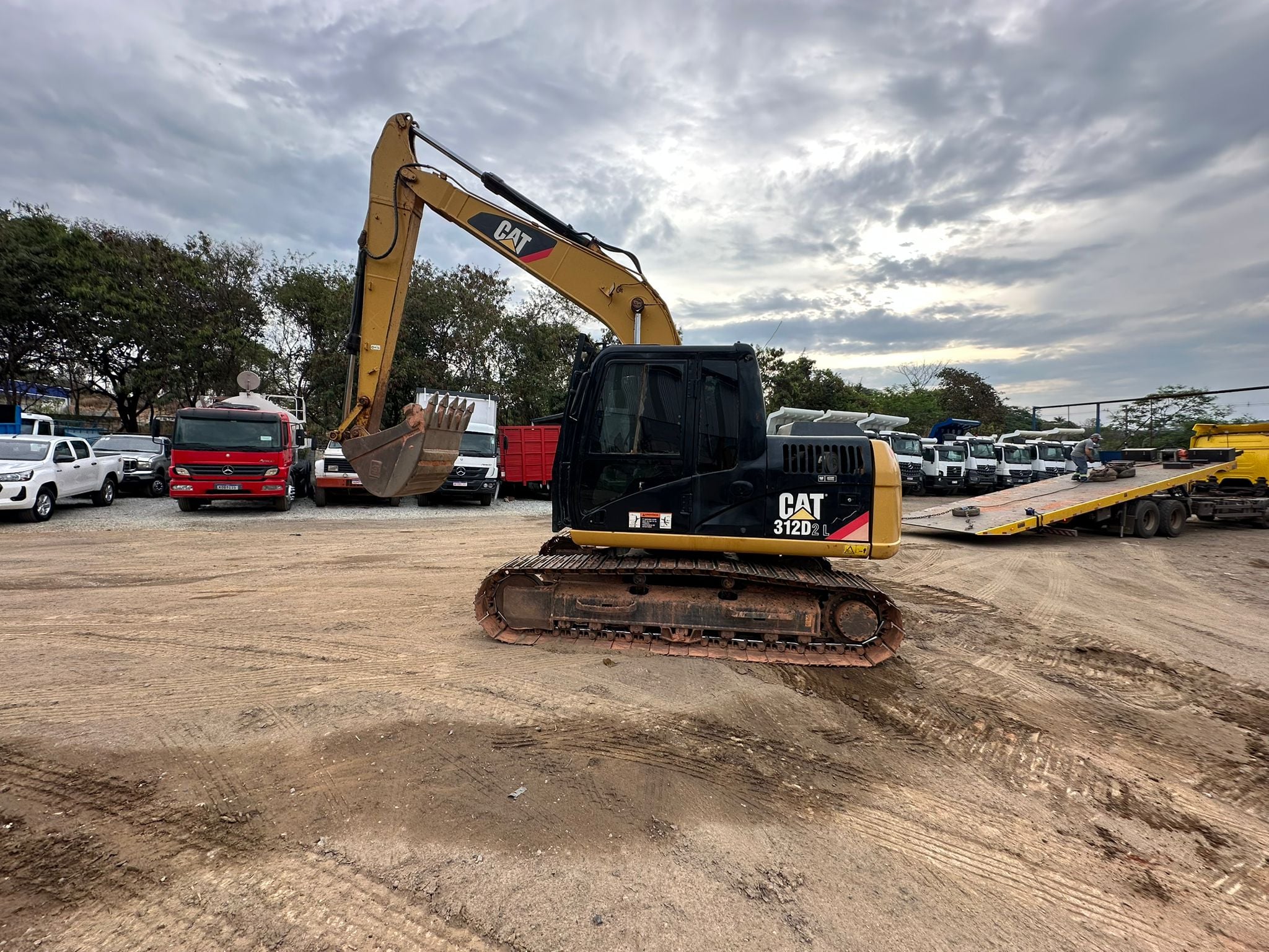 Escavadeira Caterpillar 312D2L 2016 - foto 1 de 6