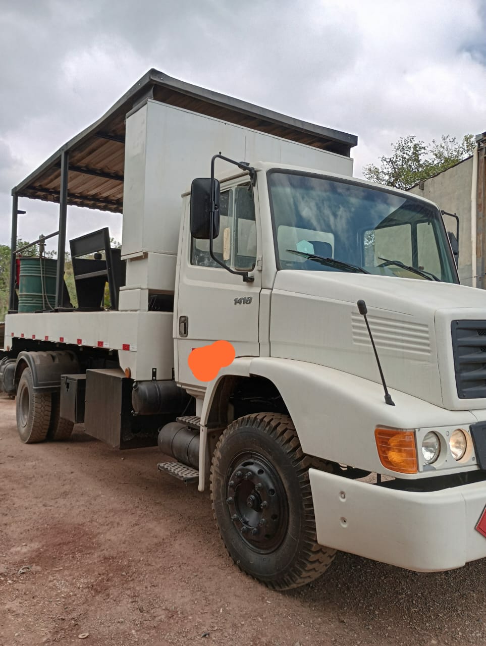 Caminhão Mercedes Benz 1418 1997 - foto 1 de 6