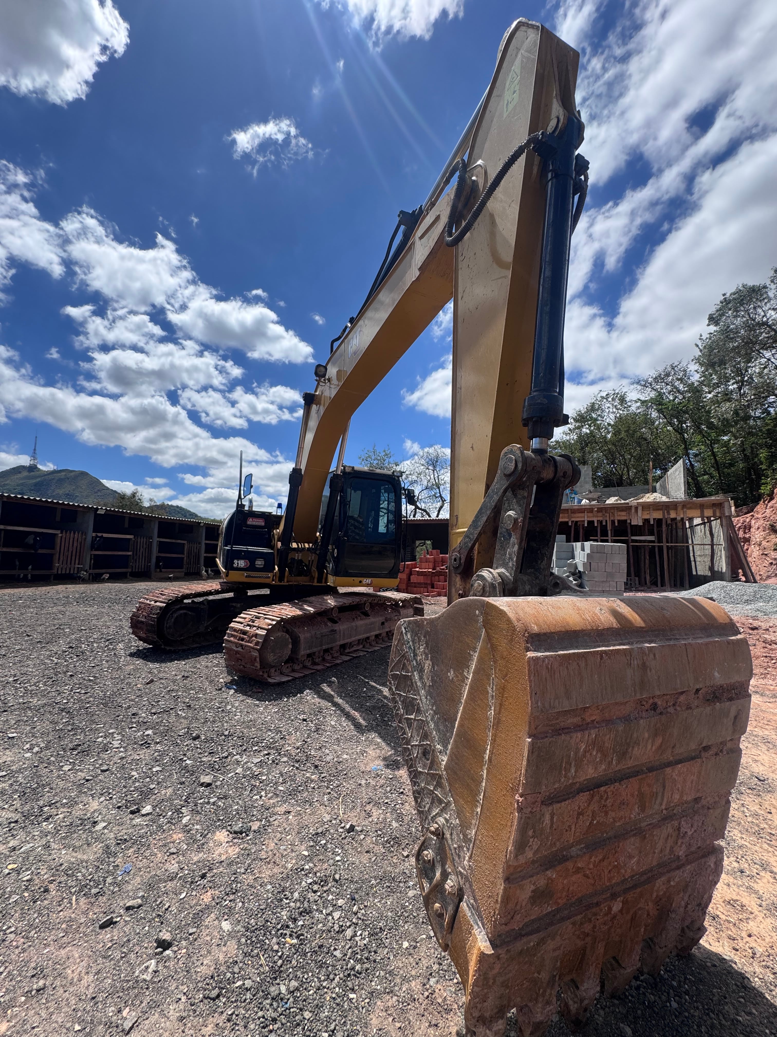 Escavadeira Caterpillar Escavadeira 315 2012 - foto 1 de 13