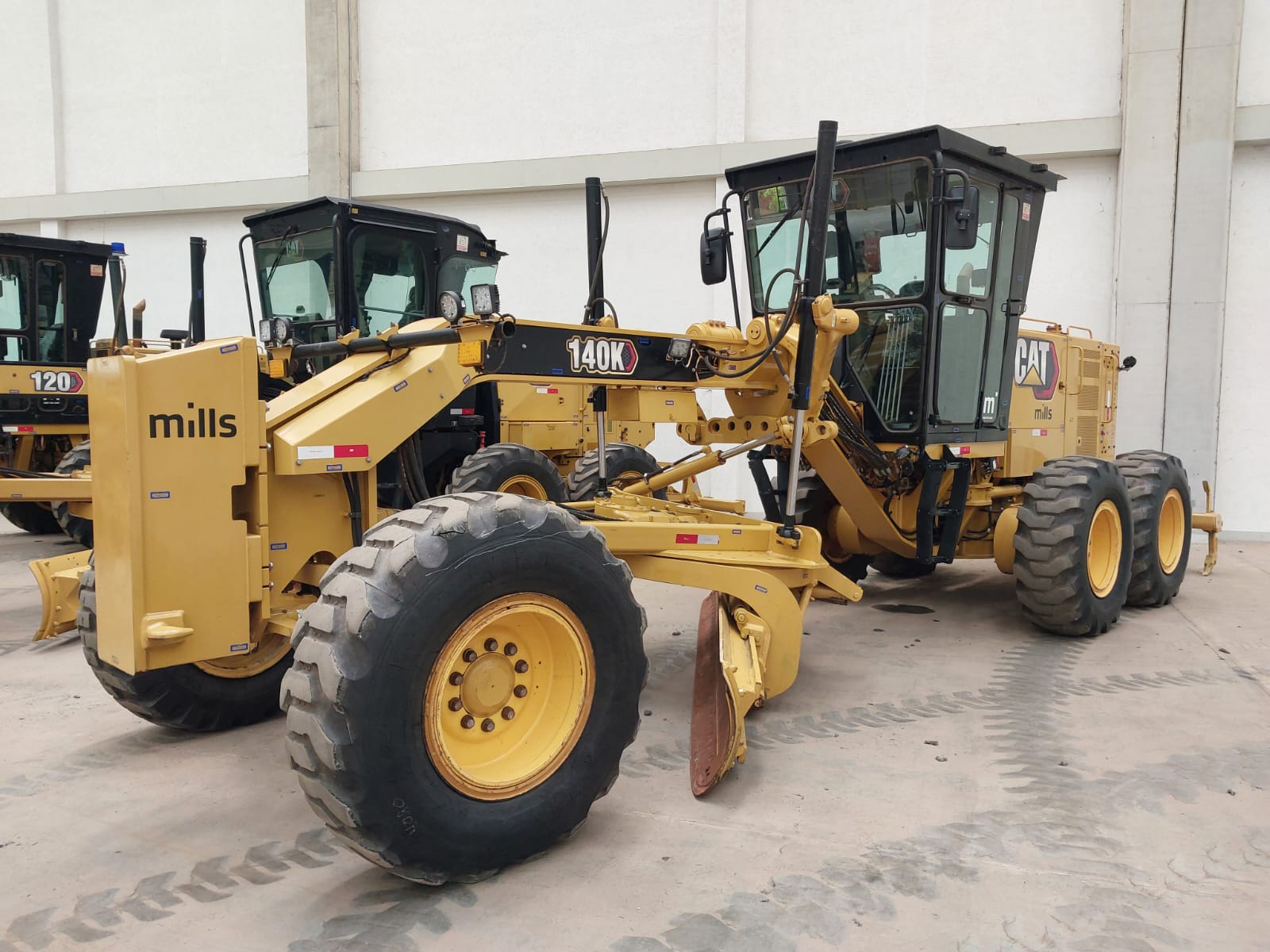 Motoniveladora Caterpillar 140K 2022 - foto 1 de 8