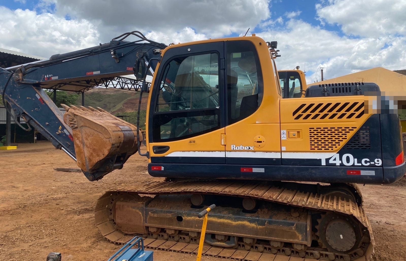 Escavadeira Hyundai R140LC-9 2019 - foto 1 de 4