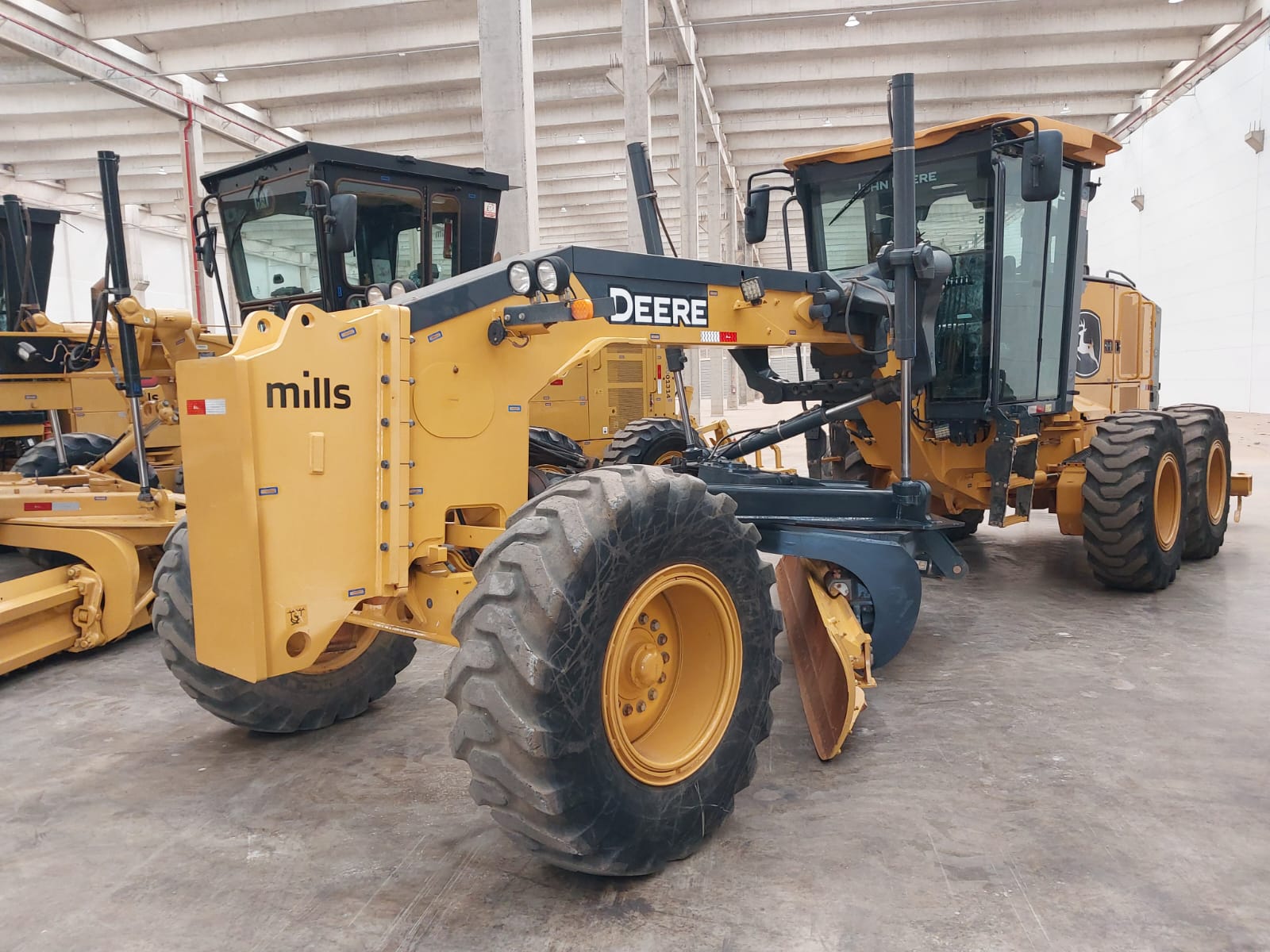 Motoniveladora John Deere 620G 2023 - foto 1 de 8