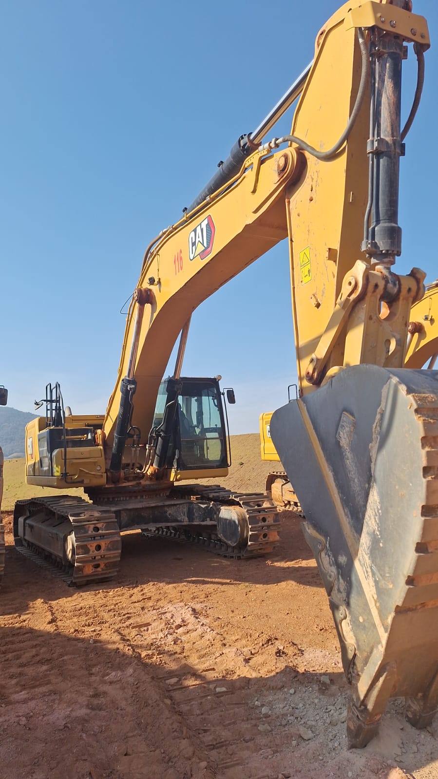 Escavadeira Caterpillar 345GC 2022 - foto 1 de 3