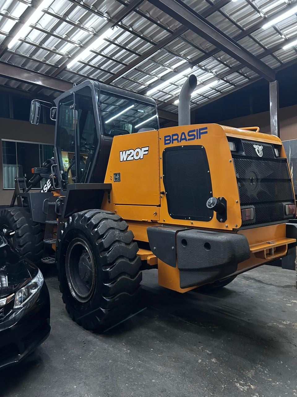 Pá Carregadeira Case W20F 2023 - foto 1 de 6