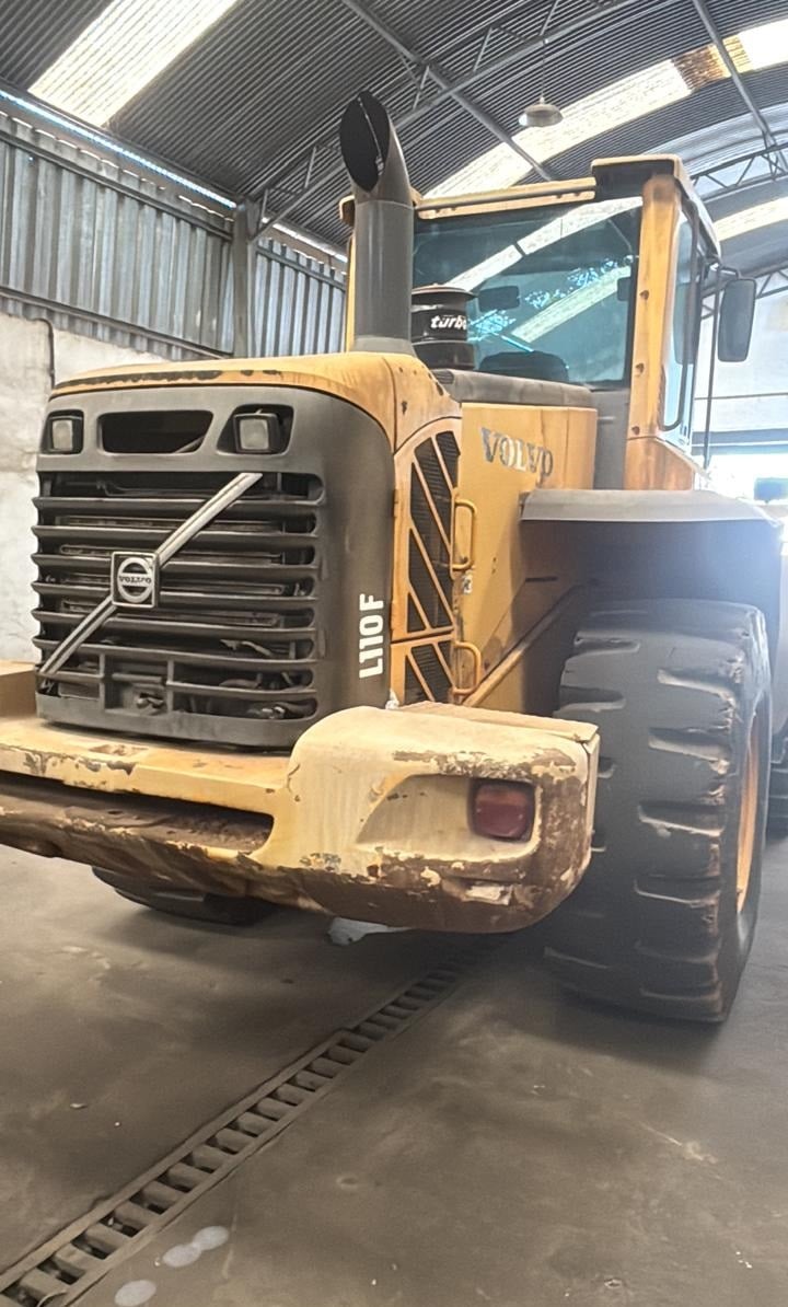 Pá Carregadeira Volvo L110F 2012 - foto 1 de 5