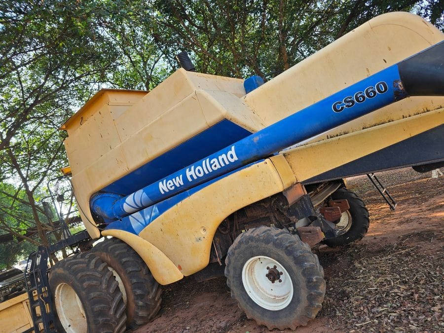 Colheitadeiras e colhedoras New Holland CS660 2005 - Maquinalista