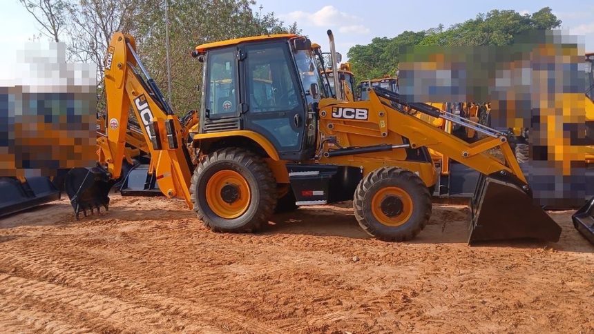 Retroescavadeira JCB 3CX 4x4